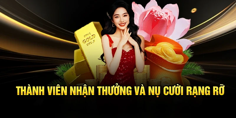 Thành viên nhận thưởng và nụ cười rạng rỡ
